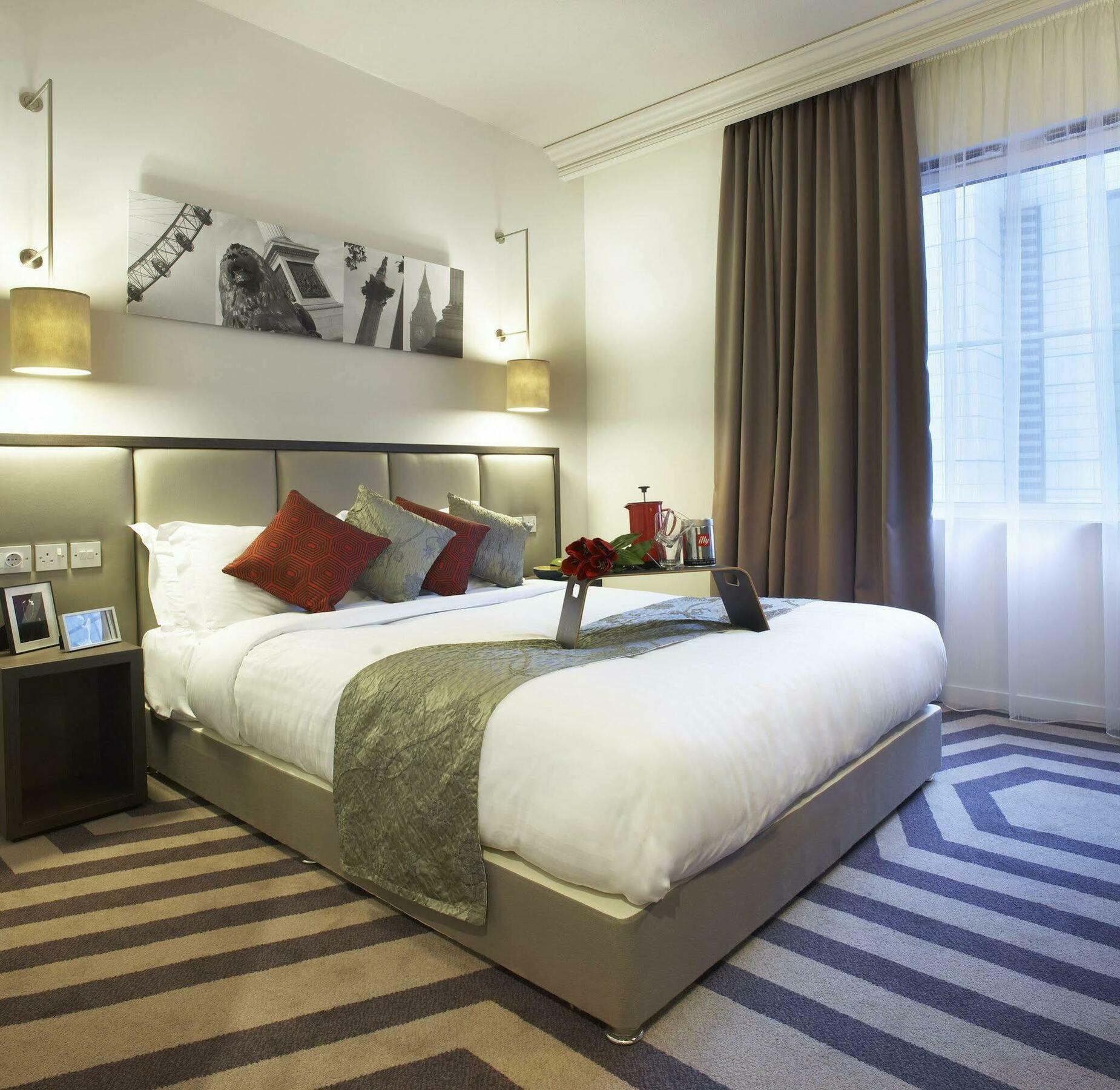 Citadines Trafalgar Square Londra Esterno foto