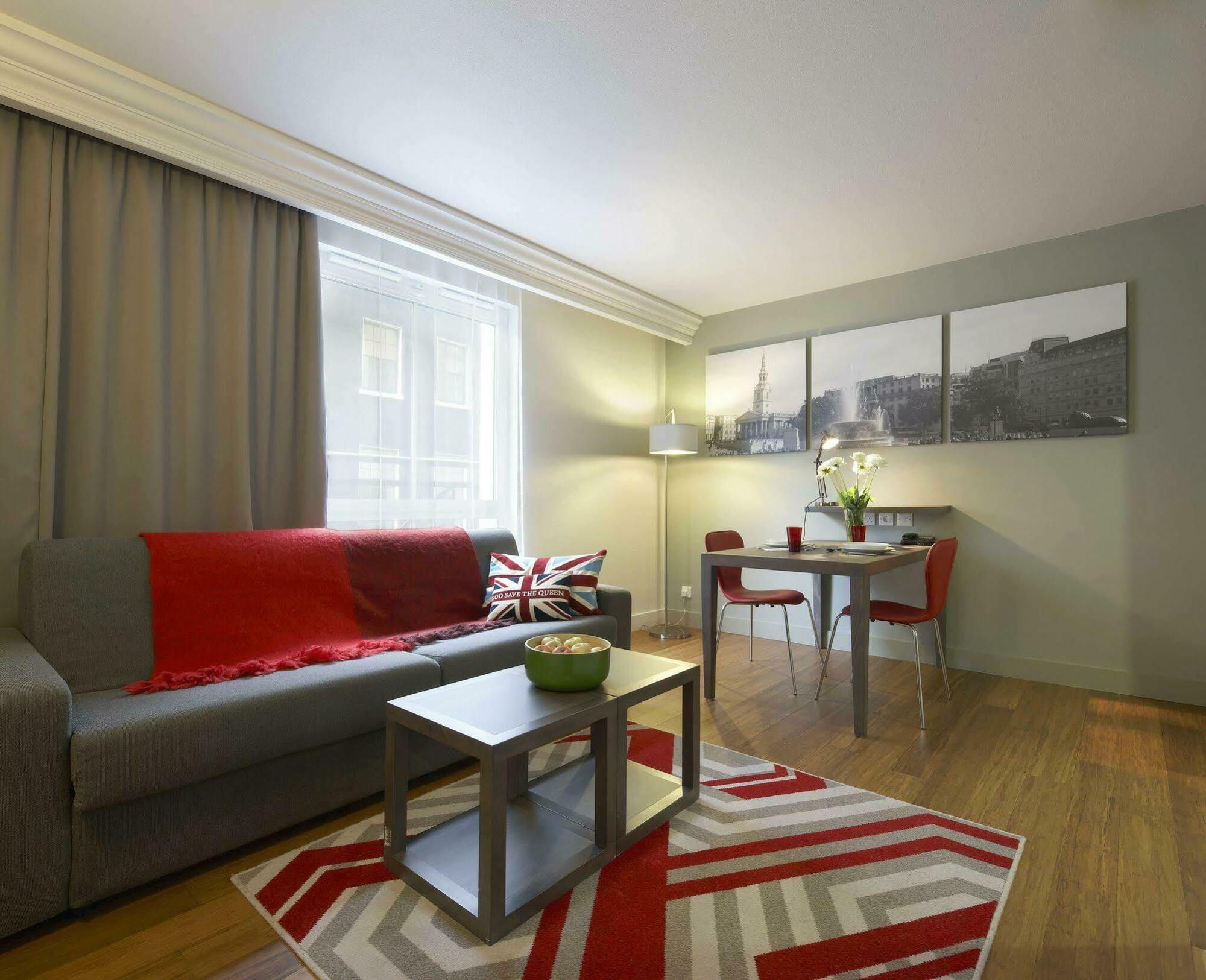 Citadines Trafalgar Square Londra Esterno foto